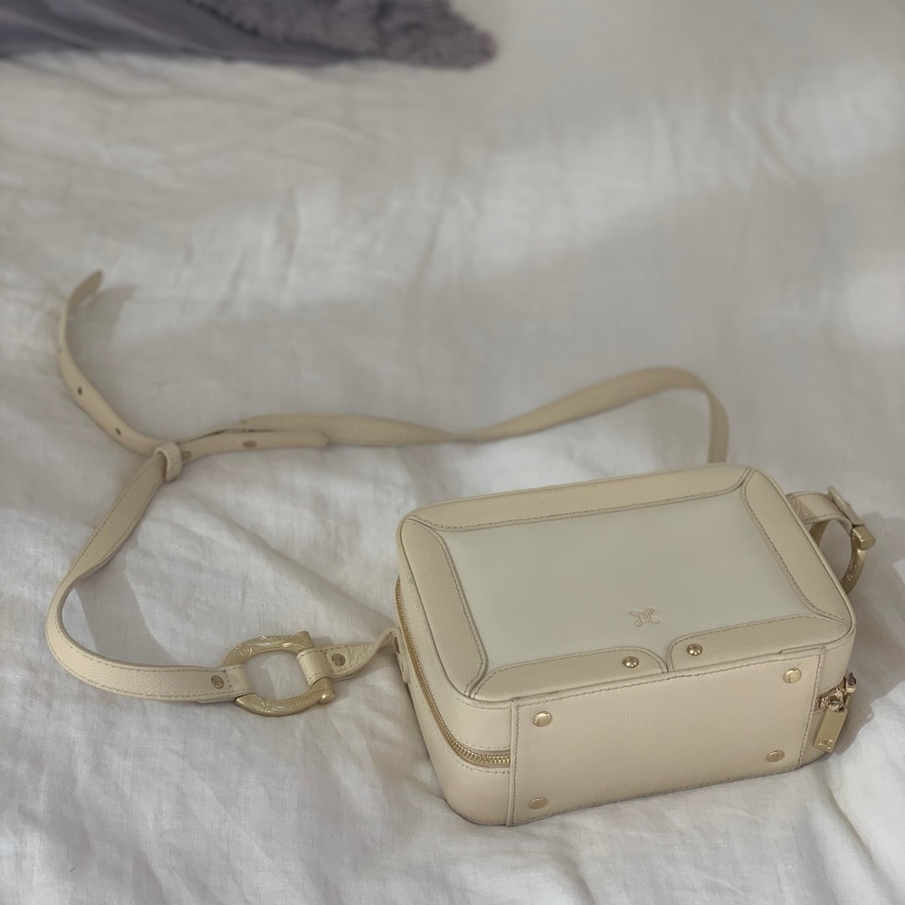 Sancia cross body bag